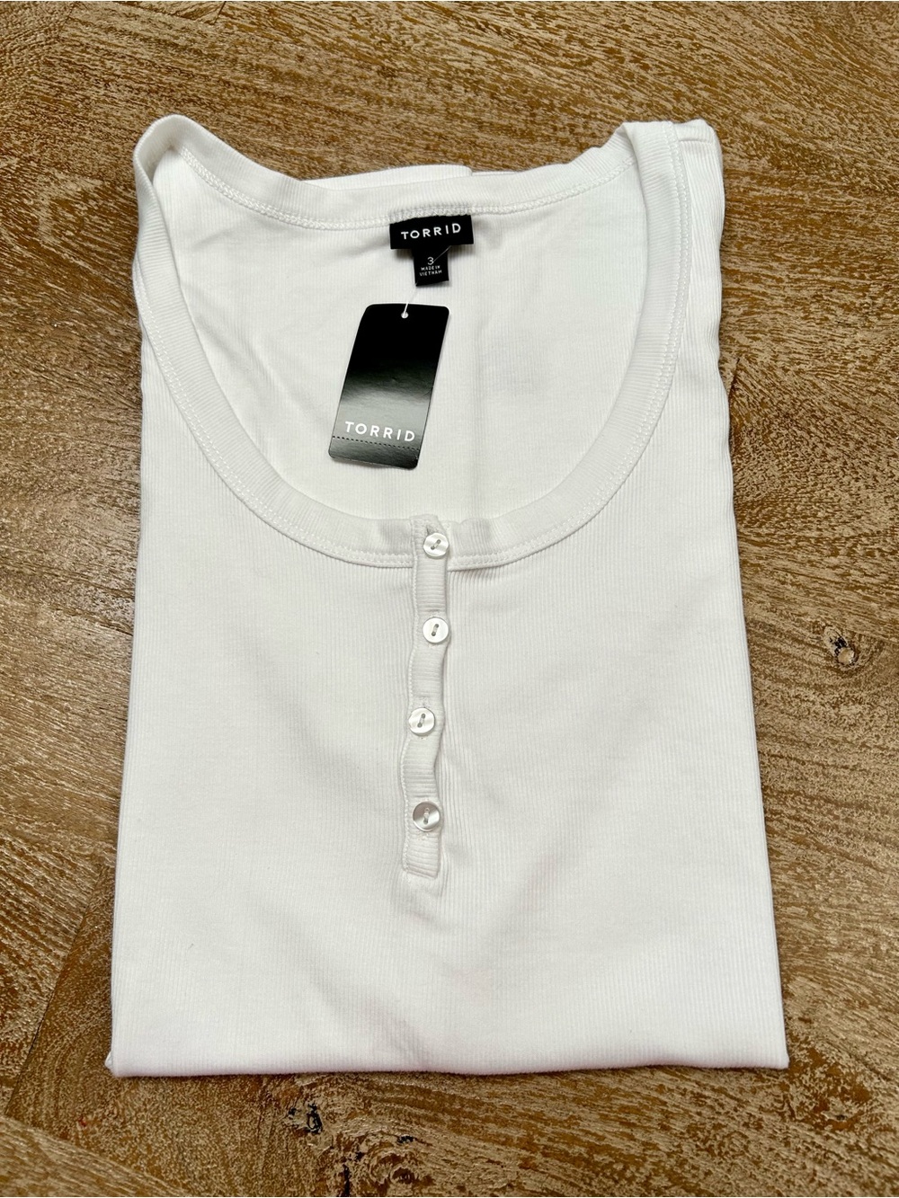 TORRID WOMEN’S WHITE RIBBED HENLEY TANK TOP, BUTTONS, PLUS SZ 3, SCOOP NECK, NWT - Picture 9 of 9